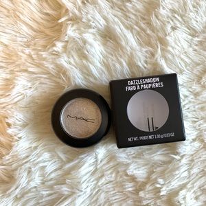 Mac dazzle show eyeshadow🔥✨💯